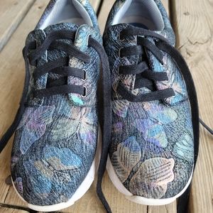 Nurse Mates Butterfly Shoes (Align)